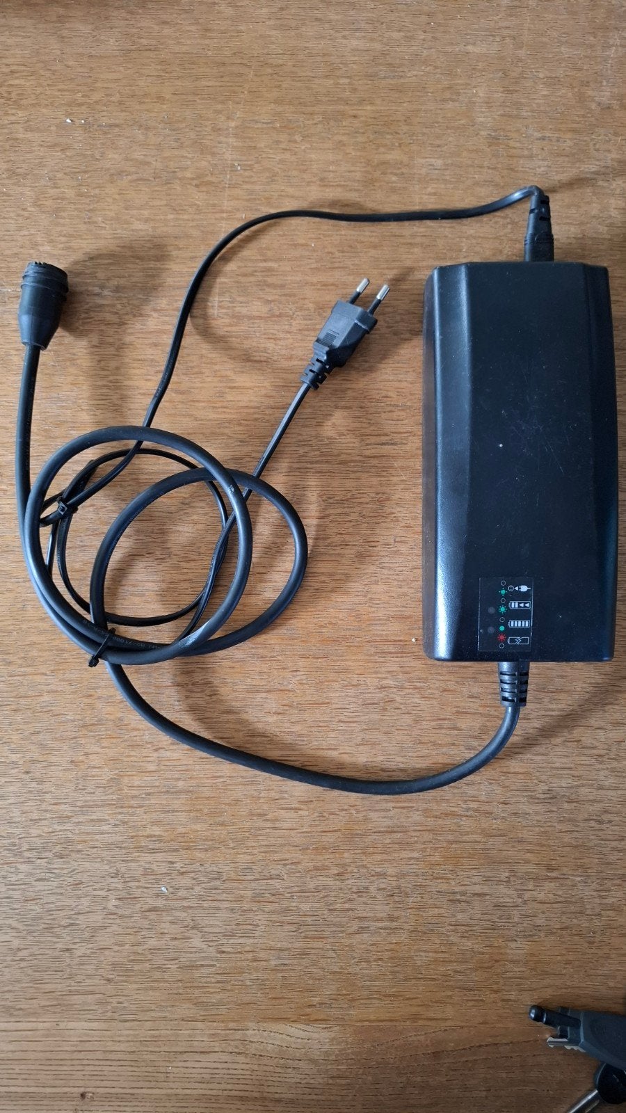 Gazelle acculader impulse oplader 36v systeem werkend, Fietsen en Brommers, Ophalen, Zo goed als nieuw