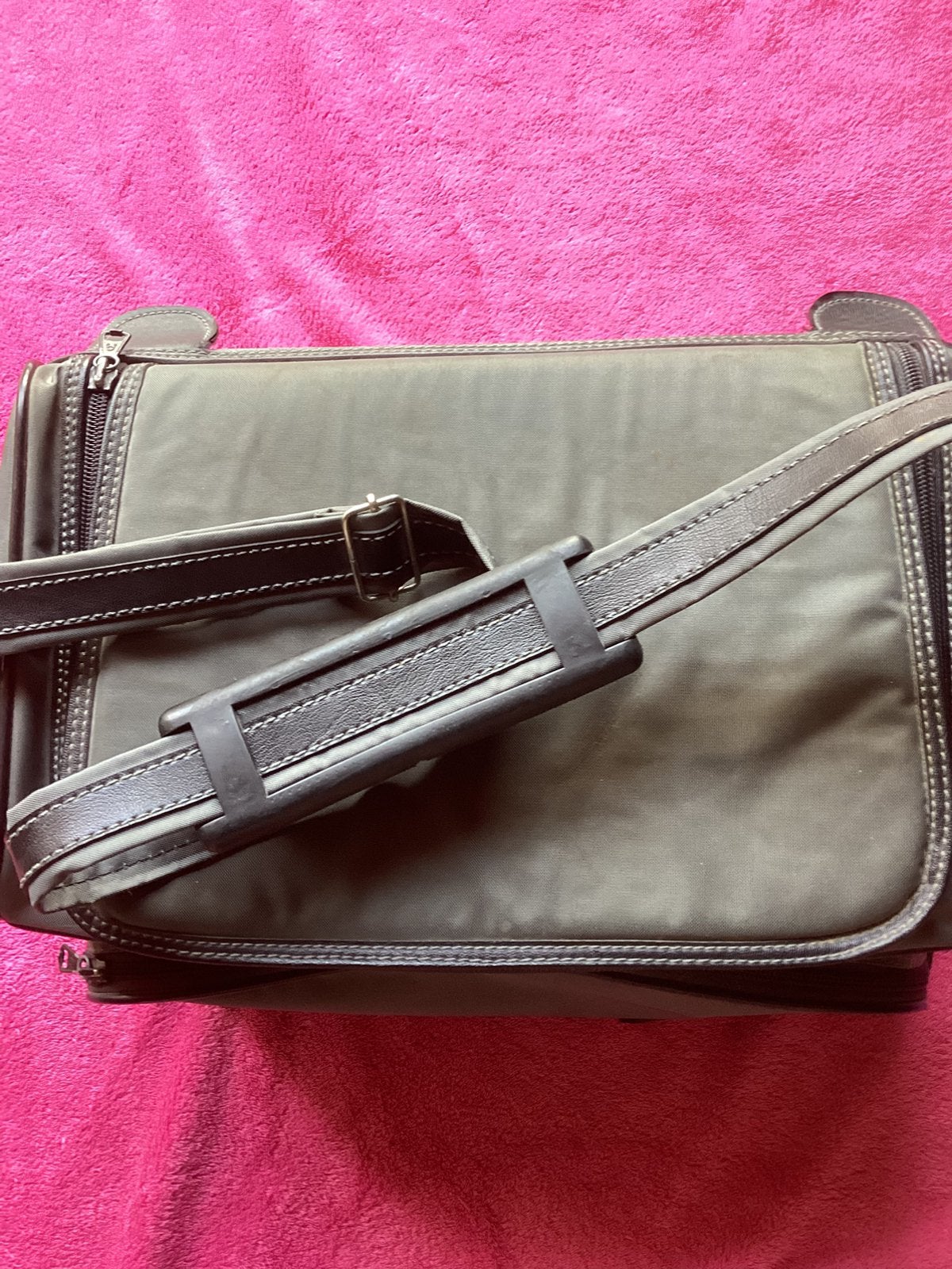 Sac pour appareil photo, type sac à bandoulière, TV, Hi-fi & Vidéo, Photo | Sacs pour appareil, Enlèvement, Compartiments de rangement