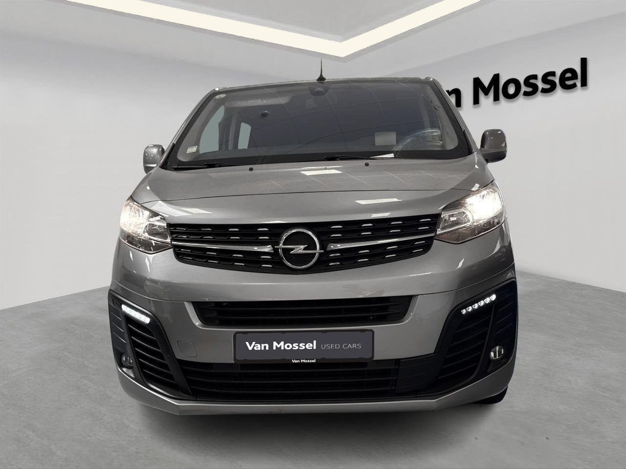 Opel Vivaro 2.0 Turbo 90kW Edition DC L3H1 29, Auto's, https://public.car-pass.be/vhr/4601f8ca-f397-46e5-8cfe-497db826ef7b, Gebruikt
