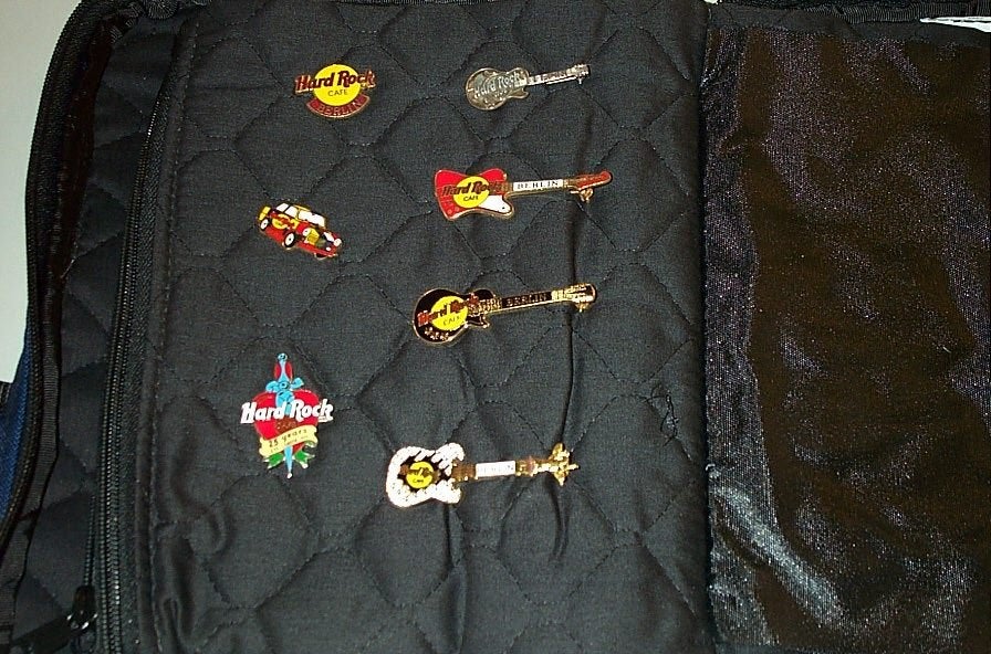 hard rock cafe Berlin pins vintage, Verzamelen, Ophalen of Verzenden, Zo goed als nieuw, Overige onderwerpen, Speldje of Pin