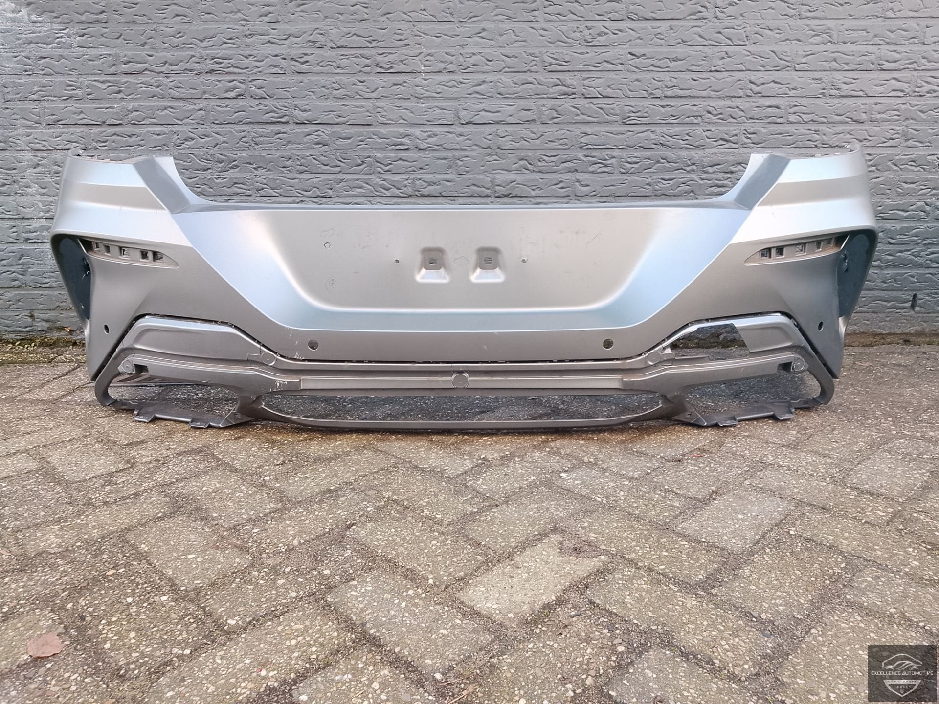 BMW S rie 8 G14 G15 Pack M 19-24 Pare-chocs arri re 6xPDC Or, Petuelring 130
80788  Munich, DE, Pare-chocs, Info@bmw.de, Utilisé
