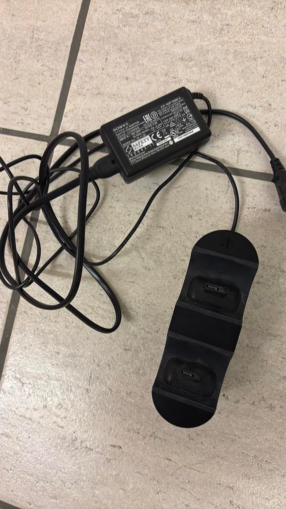 Originele sony lader voor playstation, Games en Spelcomputers, Ophalen, Zo goed als nieuw