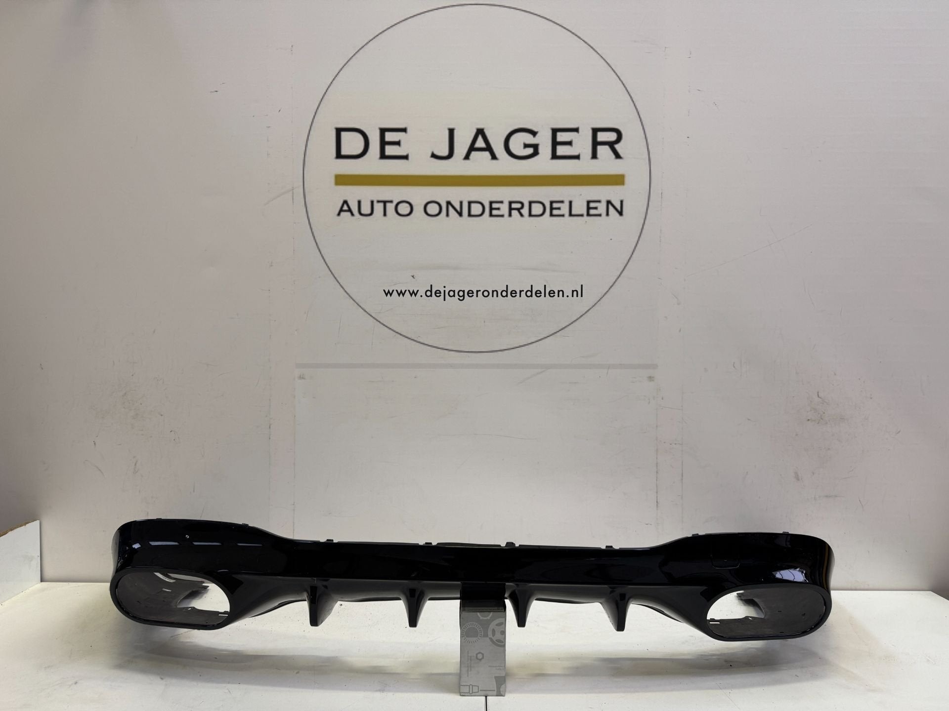 Aileron de pare-chocs arri re AMG 35/45 pour CLA W118 AMG A1, Pare-chocs, Mercedes-Benz, Utilisé, Mercedesstrasse 120
70372  Stuttgart, DE