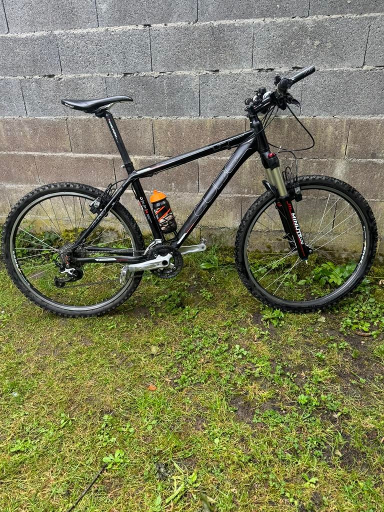 VTT MONTAINBIKE CUBE 26 pouces 30V peu servi, Enlèvement, Comme neuf, Frein sur jante