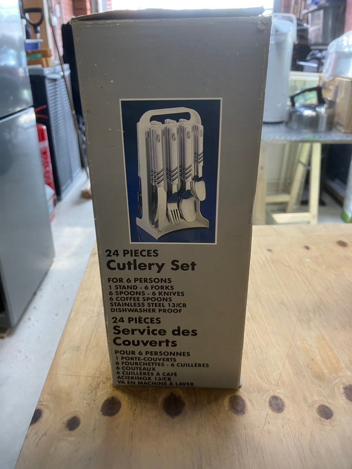 Coutellerie complète, Enlèvement, Utilisé