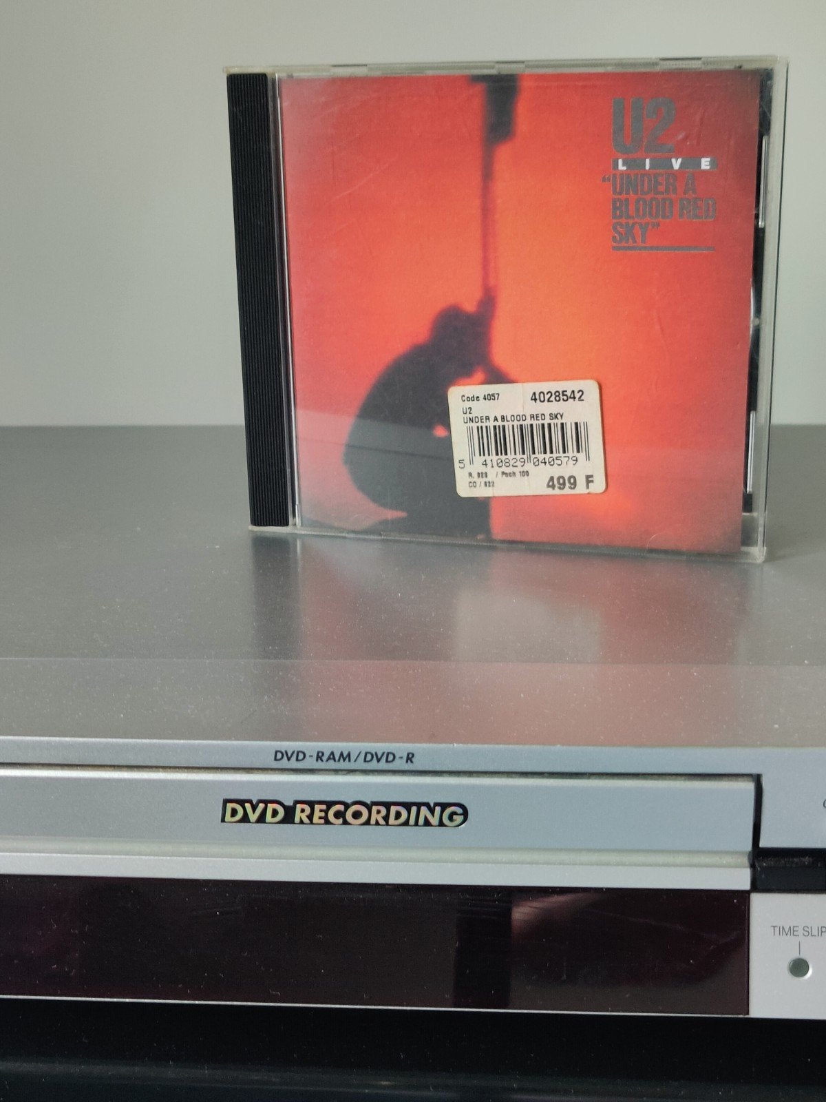 U2 - LIVE UNDER A BLOOD RED SKY CD, Cd's en Dvd's, Ophalen of Verzenden