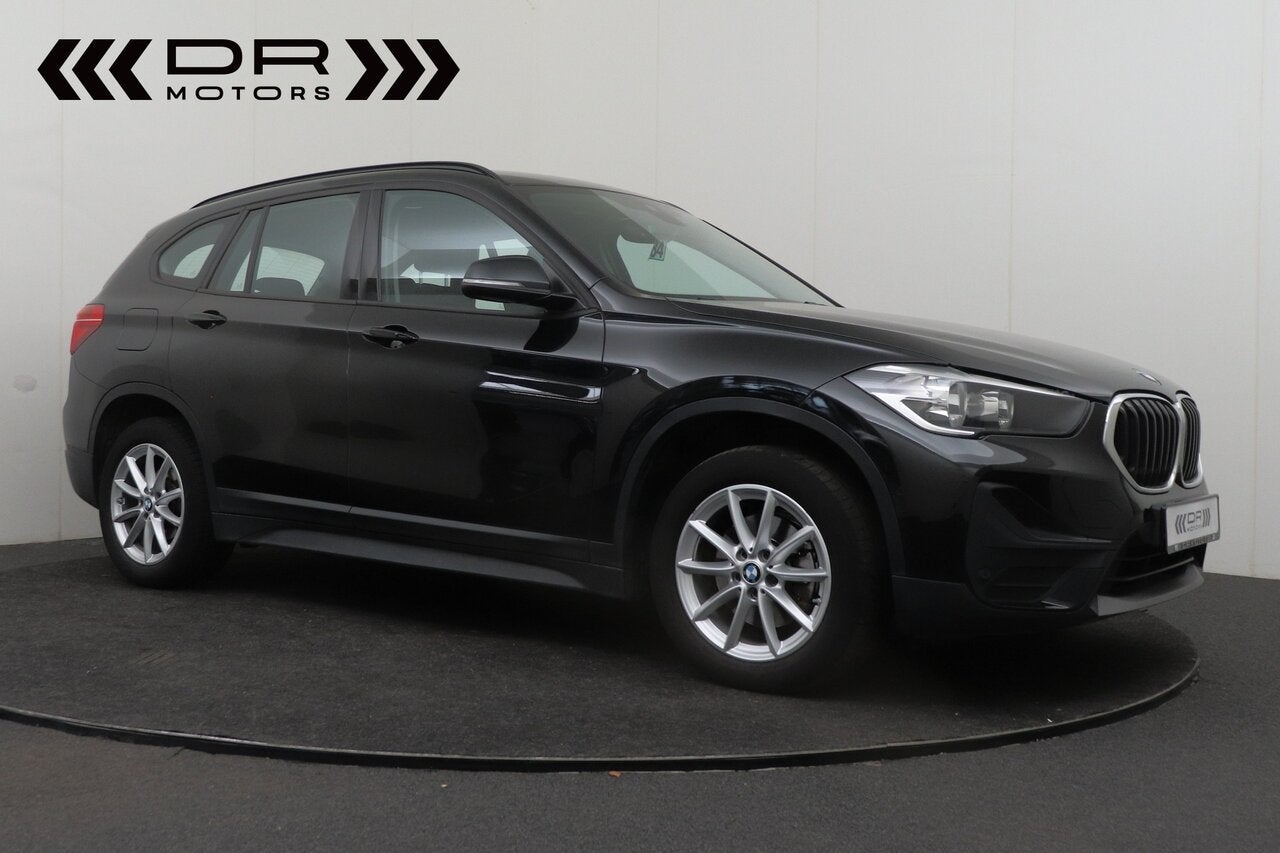 BMW X1 18D AUTOMAAT - LEDER - VERW ZETELS - TREKHAAK, Autos, BMW, Achat, Euro 6, Entreprise, 0 kg