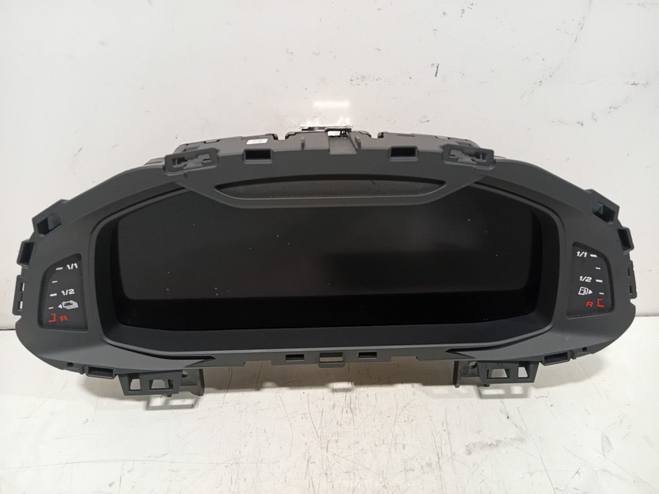 Cockpit Audi Q8, Onderdelen@venauto.nl, Van der Ven Autorecycling B.V., Gebruikt, Ettenseweg 76, 4706 PB Roosendaal, The Netherlands