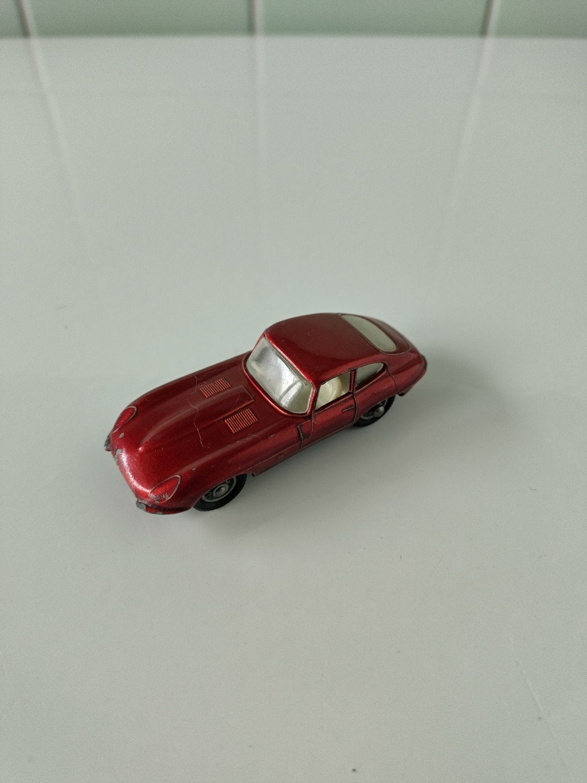 Vintage Lesney E Type Jaguar AFHALING LEES BESCHRIJVING, Hobby en Vrije tijd, Modelauto's | Overige schalen, Ophalen, Gebruikt