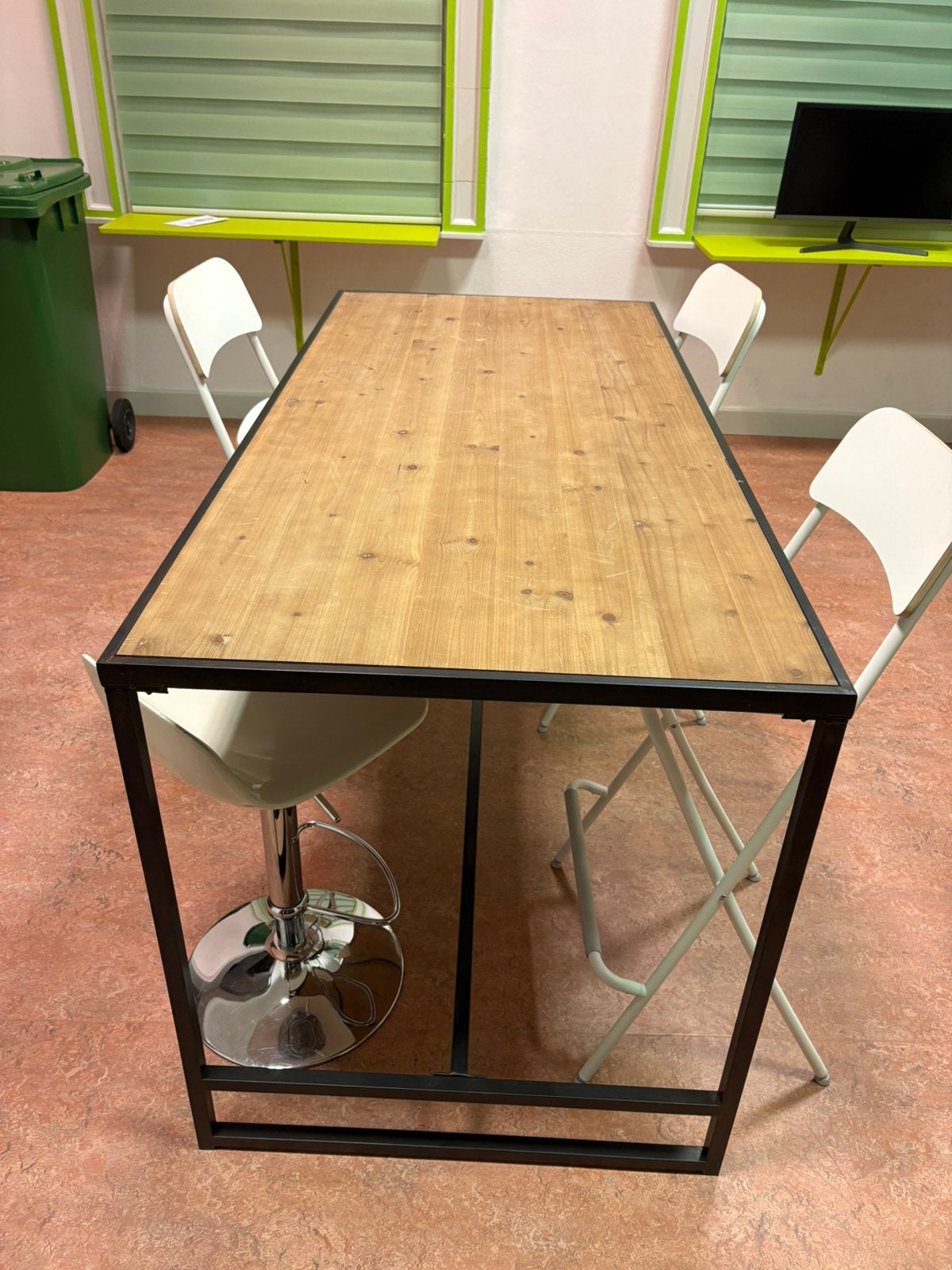 Statafel met 4 zitstoelen, Huis en Inrichting, Ophalen, Zo goed als nieuw