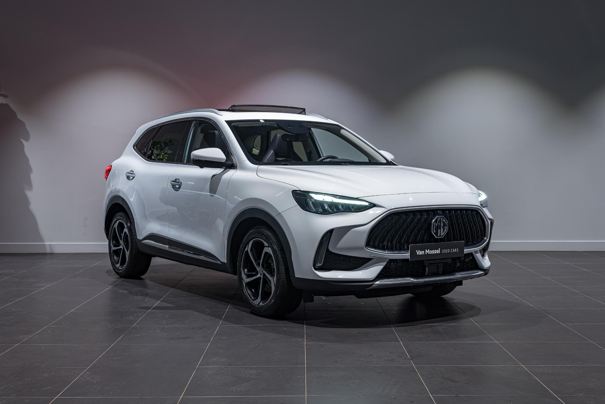 MG EHS 1.5T Luxury Plug-In Panodak | Camera | Carplay | Zete, Stof, Gebruikt, Euro 6, 4 cilinders