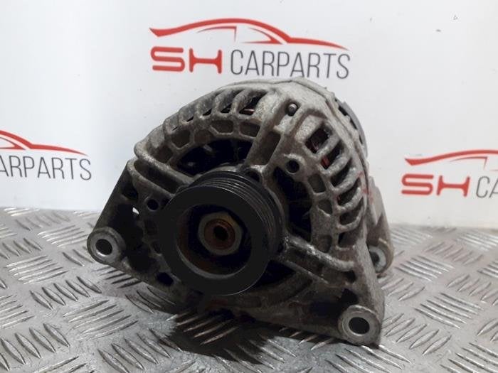 Dynamo van een Opel Corsa, Gebruikt, -, -, Opel