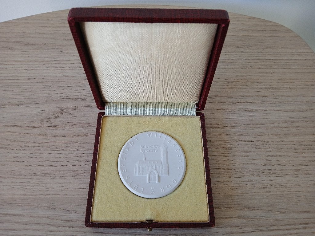 Medaille wit porselein, Lutherstadt Wittenberg, Schloßkirche, Ophalen of Verzenden, Overige materialen