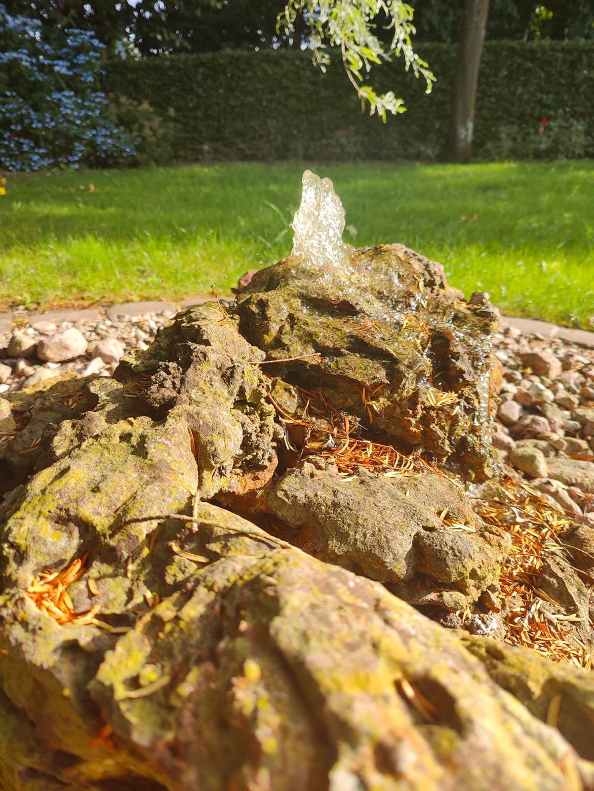 Tuin fontein / natuurlijke lava siersteen met waterpartij, Tuin en Terras, Ophalen, Fontein