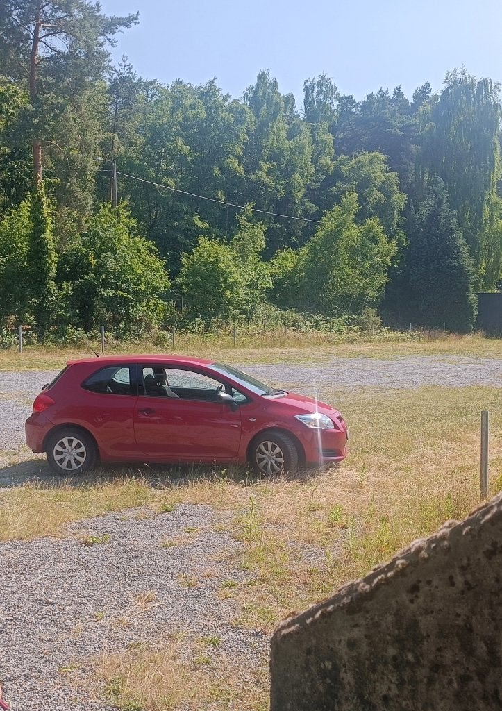Toyota Auris gekeurd VVk, Autos, Toyota, Rouge, Achat, Boîte manuelle, Noir