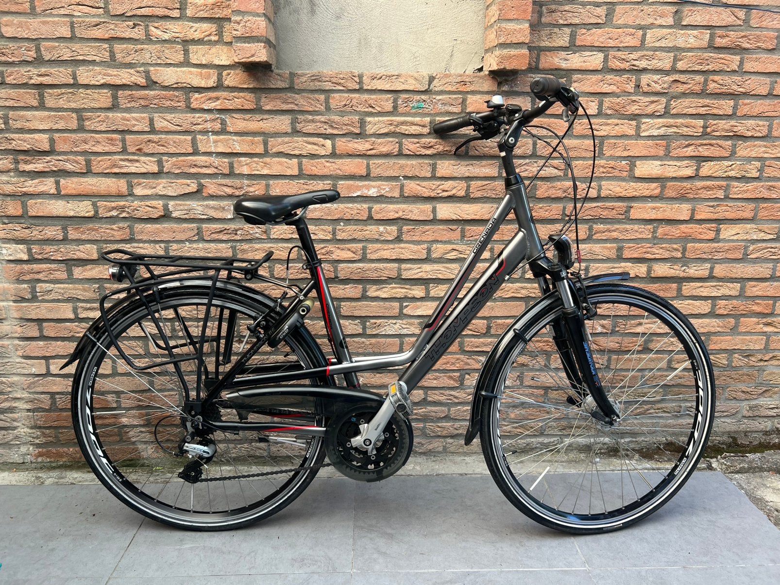 Damesfiets Thompson, Enlèvement