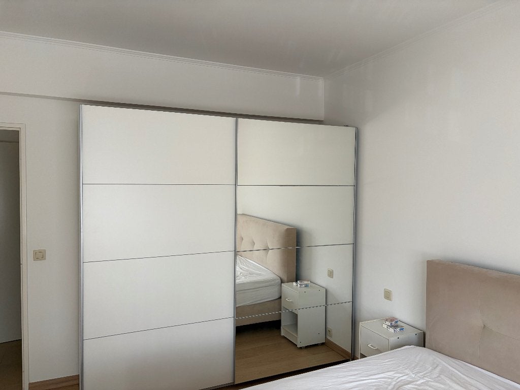 Grande Garde-robe Portes Coulissantes (220 cm), Huis en Inrichting, Ophalen, Met deur(en), Gebruikt, 200 cm of meer