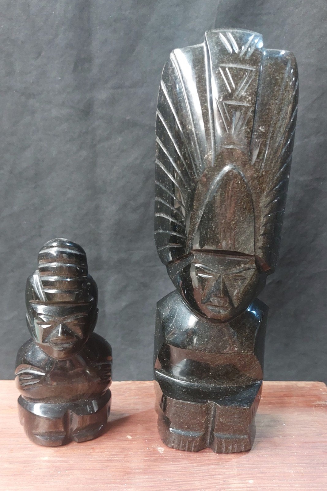 Zwarte obsidiaanbeeldjes, Antiek en Kunst, Ophalen, Glas