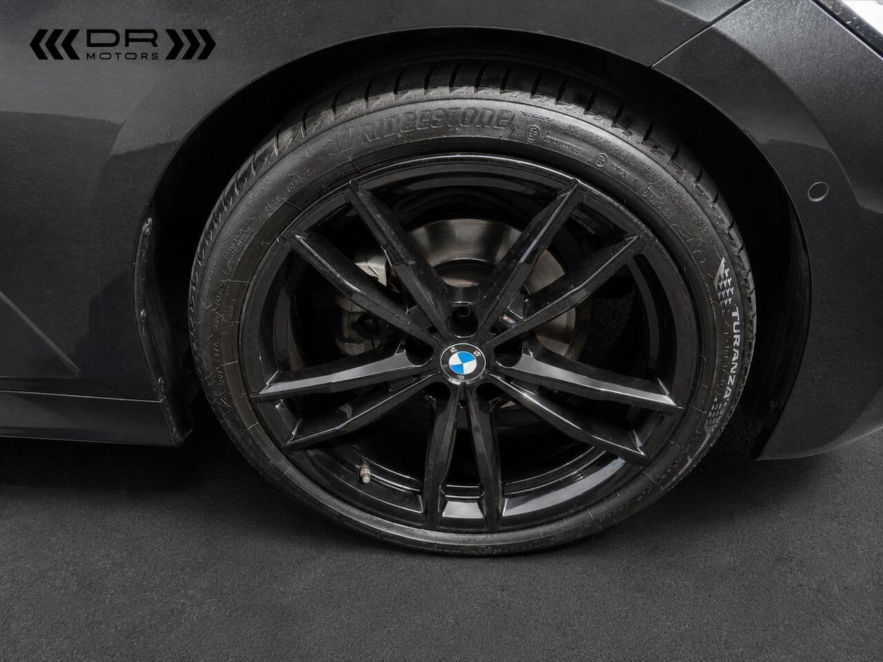 BMW 318 M SPORT - FULL BLACK -VERWARMD STUUR+ZETELS, USB, Zwart, 4 cilinders, 0 kg