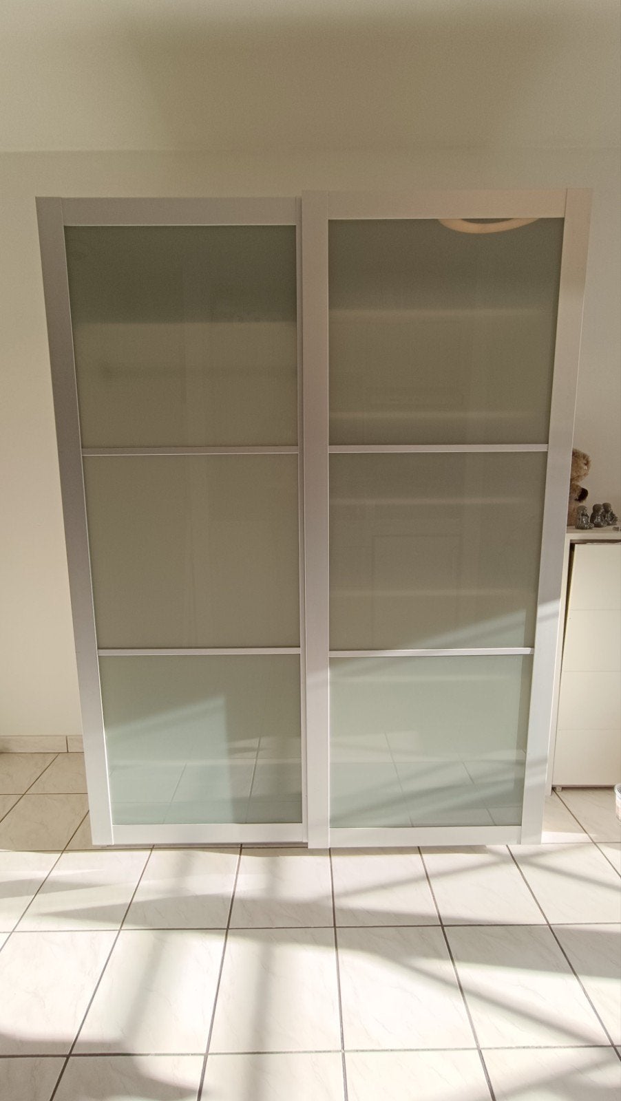 Kleerkast met glazen schuifdeuren - Ikea Pax collectie, Ophalen, Met lade(s), Gebruikt, 100 tot 150 cm