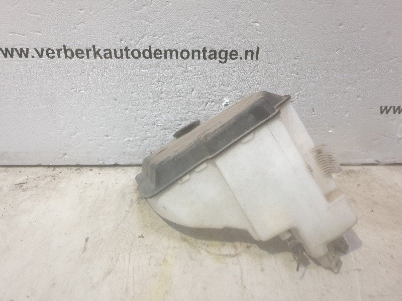 BOCAL LAVE-GLACE BMW 3 serie Compact (E46 / 5), Utilisé, BMW, Petuelring 130
80809  München, DE, Bayerische Motoren Werke AG