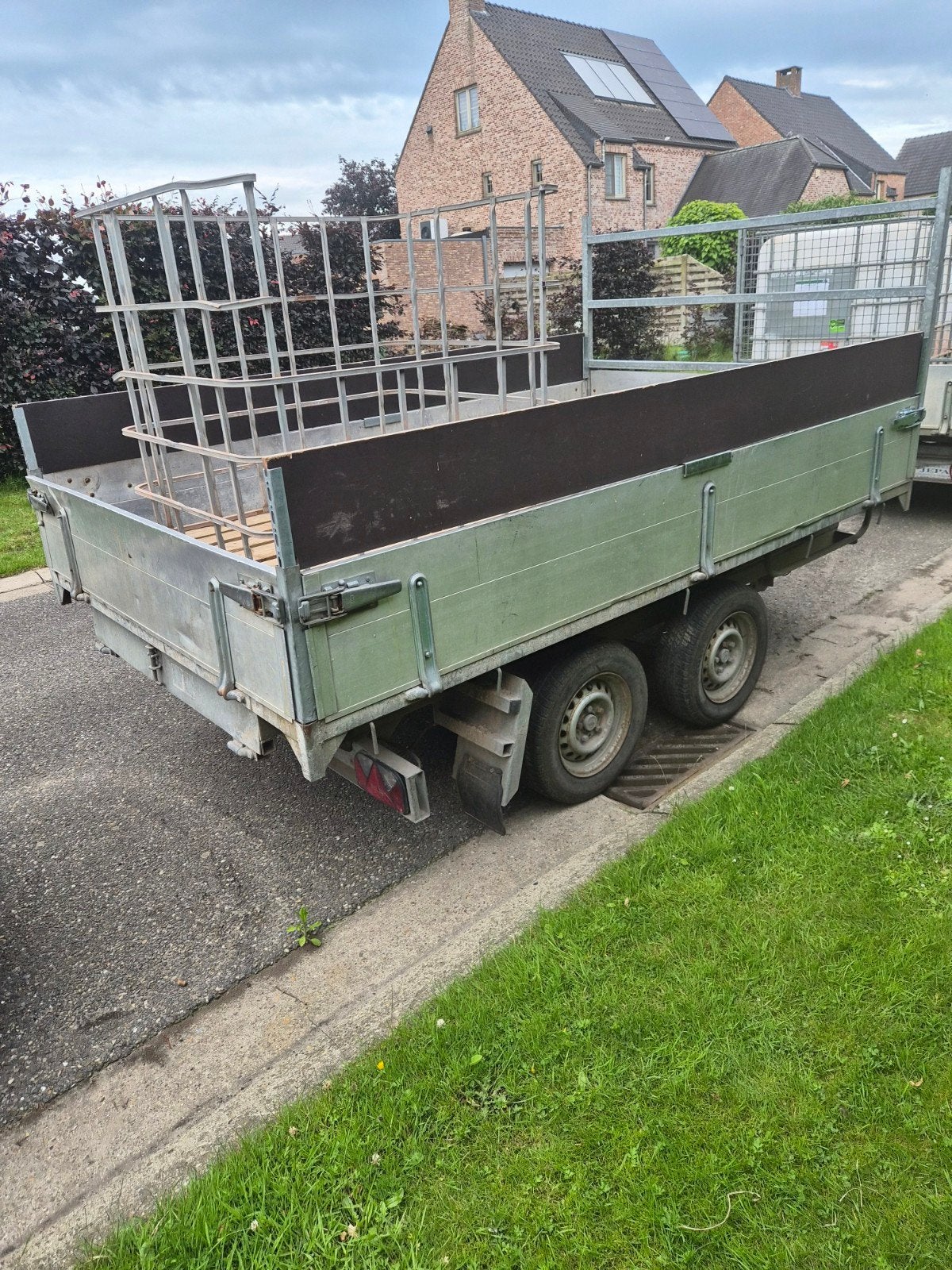 Aanhangwagen kipper, Ophalen