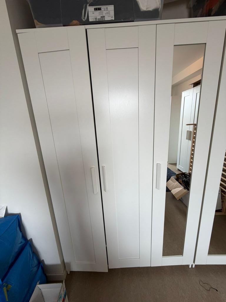 IKEA BRIMNES kleerkast 3 deurs kasten 2 stuks als nieuw, Huis en Inrichting, Woonaccessoires | Kamerschermen, Ophalen