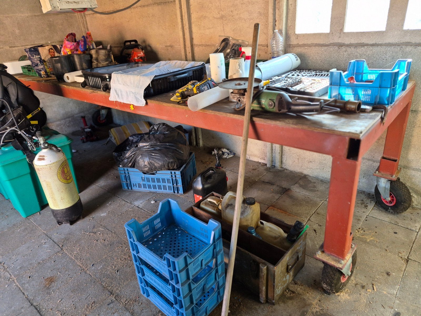grote werktafel, Ophalen