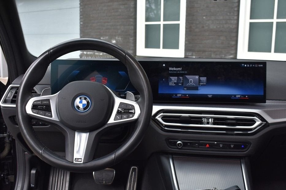 BMW 320 320e |Panoramadak|Trekhaak| Wij zijn op afspraak geo, Zwart, 34 g/km, Zwart, Bedrijf