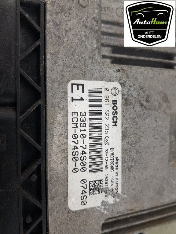 CALCULATEUR MOTEUR ECU Suzuki SX4 S-Cross (JY), Robert Bosch AG, Utilisé, Robert-Bosch-Allee 1
74232  Abstatt, DE, Suzuki