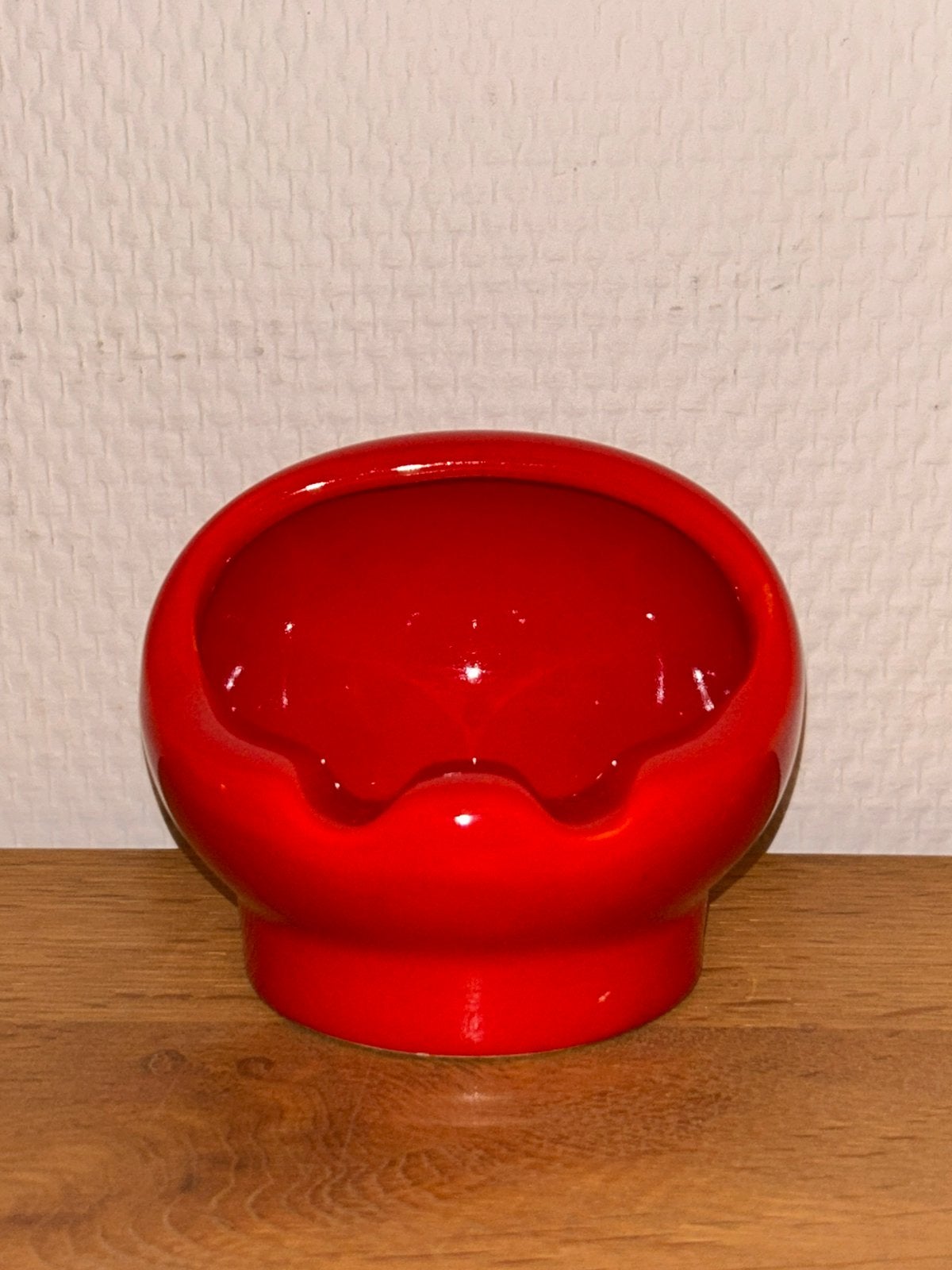 Vintage Rode keramiek Asbak SMF Schramberger Majolika-Fabrik, Antiquités & Art, Antiquités | Céramique & Poterie, Enlèvement ou Envoi