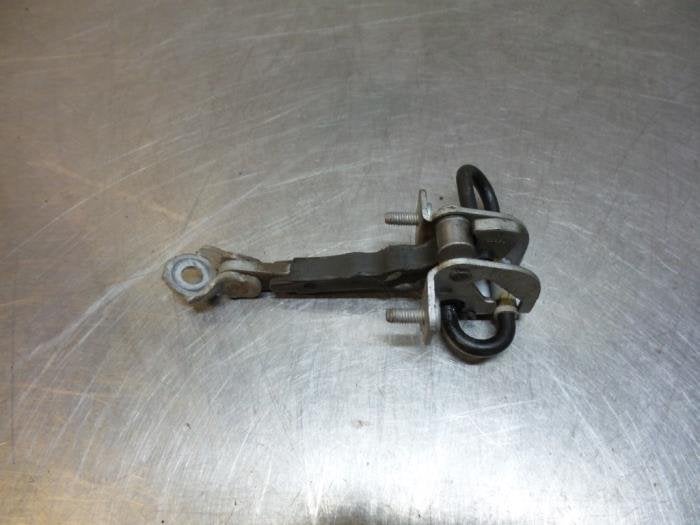 Butée 2portes droite d'un Ford KA (KA 10-), -, -, -, Enlèvement ou Envoi