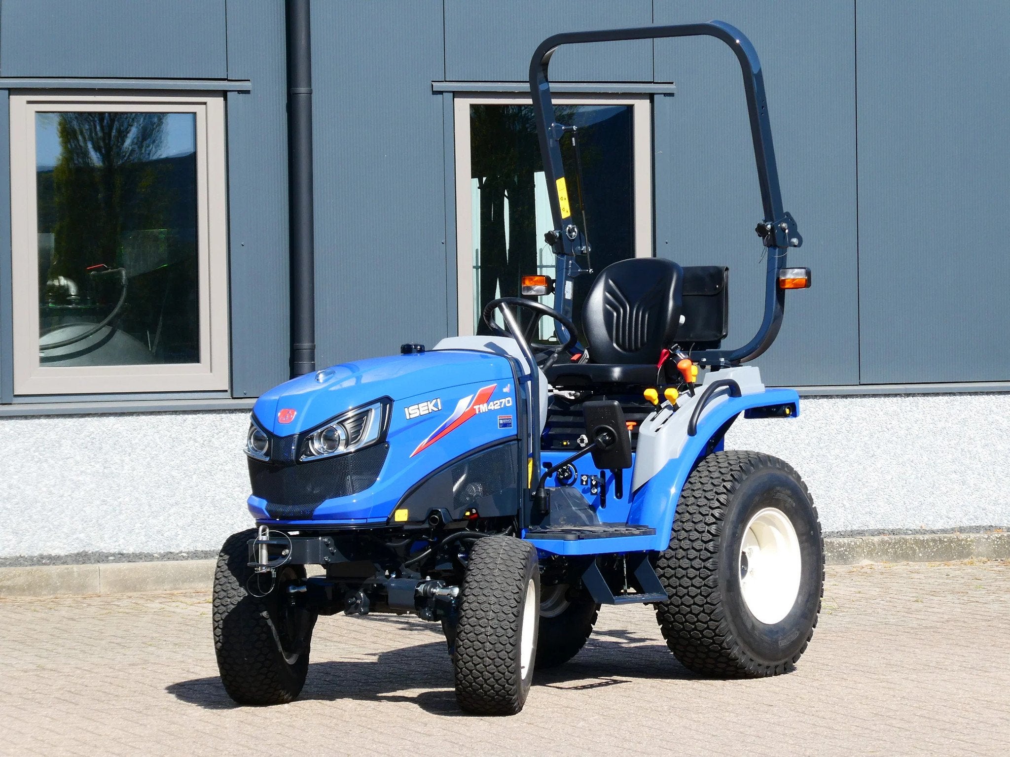 Iseki TM4270 4wd HST / 0001 Draaiuren / Gazonbanden, Zakelijke goederen, Landbouw | Tractoren, Overige merken, Gebruikt, De Maalstroom 3
8255 RN  Swifterbant