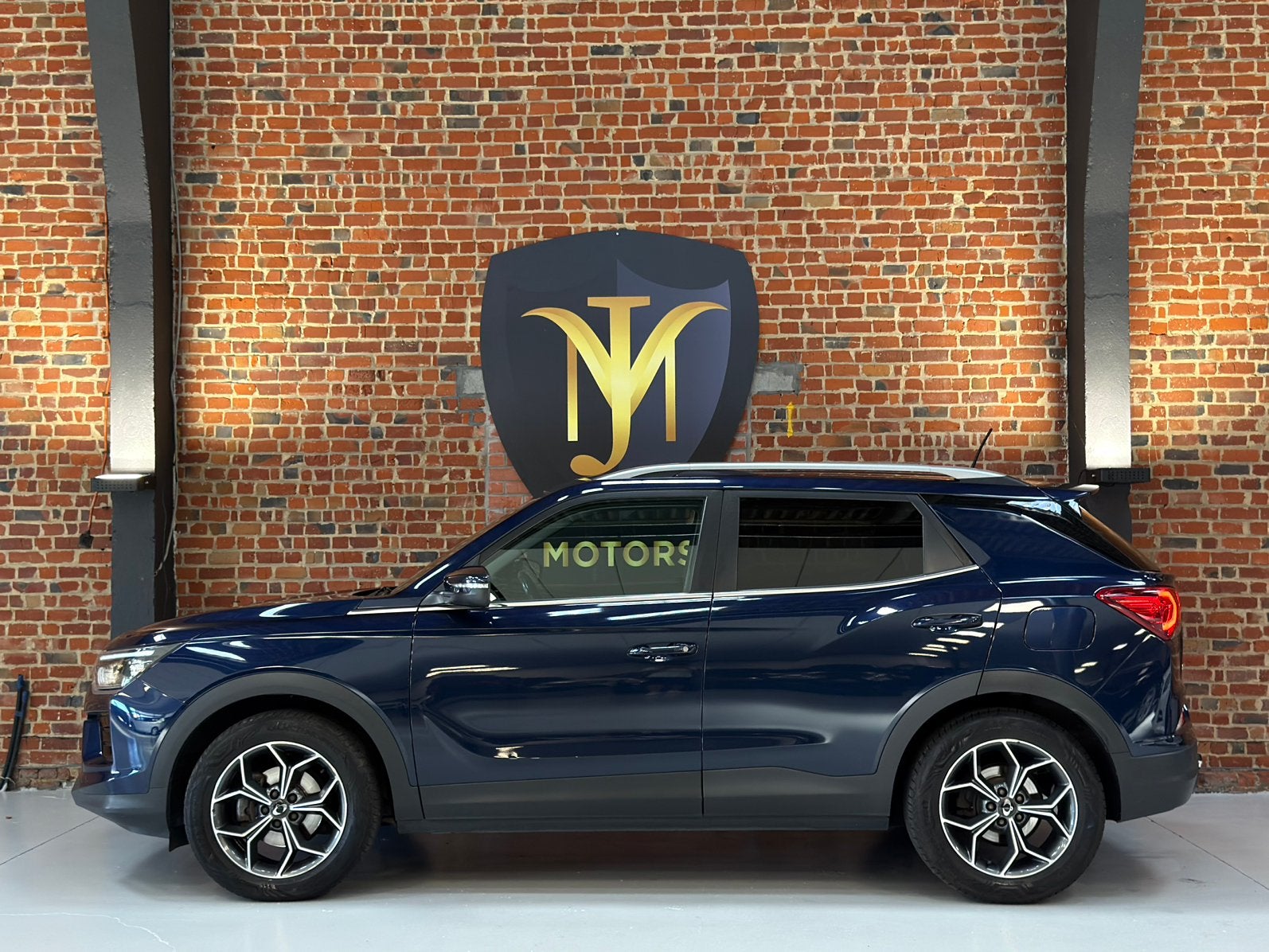 SsangYong Korando 1.5 T-GDi automatique - Navi - LED, Autos, SsangYong, Achat, Entreprise, Entretenue par le concessionnaire, 5 places