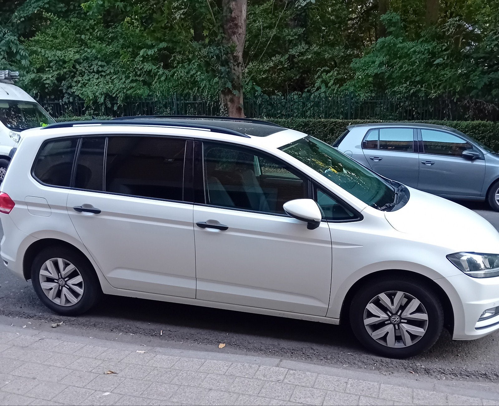 Vw Touran 1.6 Diesel, 110cv. Euro 6B. Année mai 2016, Autos, Achat, Toit panoramique, Diesel, Particulier