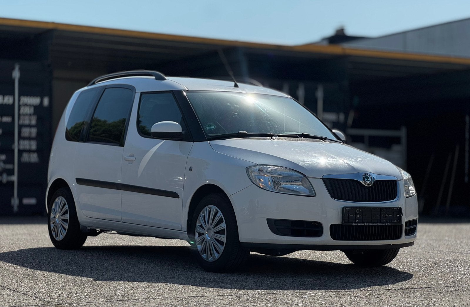 Skoda Roomster 1.2 | Gekeurd vvk + 1 JAAR GARANTIE!, Auto's, Voorwielaandrijving, Zwart, Wit, Bedrijf