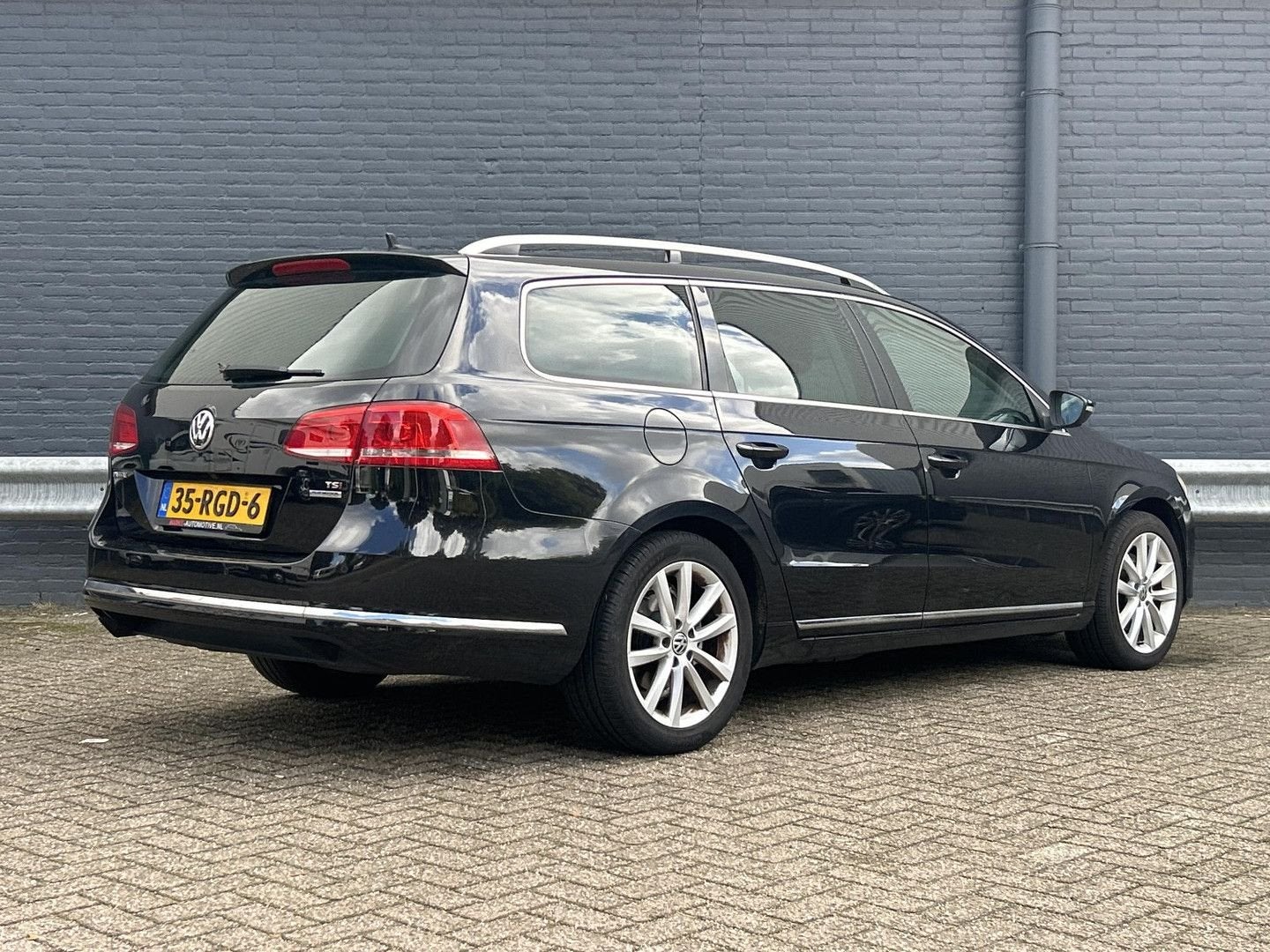 Volkswagen Passat Variant 1.4 TSI Highline BlueMotion | Clim, Autos, 140 g/km, Entreprise, Noir, Break