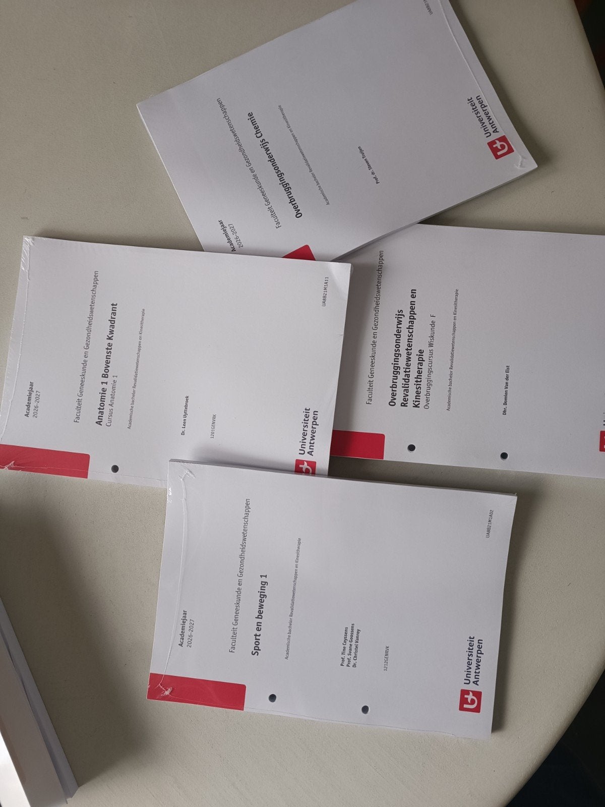 cursussen opleiding revaki UA Academiejaar 26-27, Diversen, Ophalen