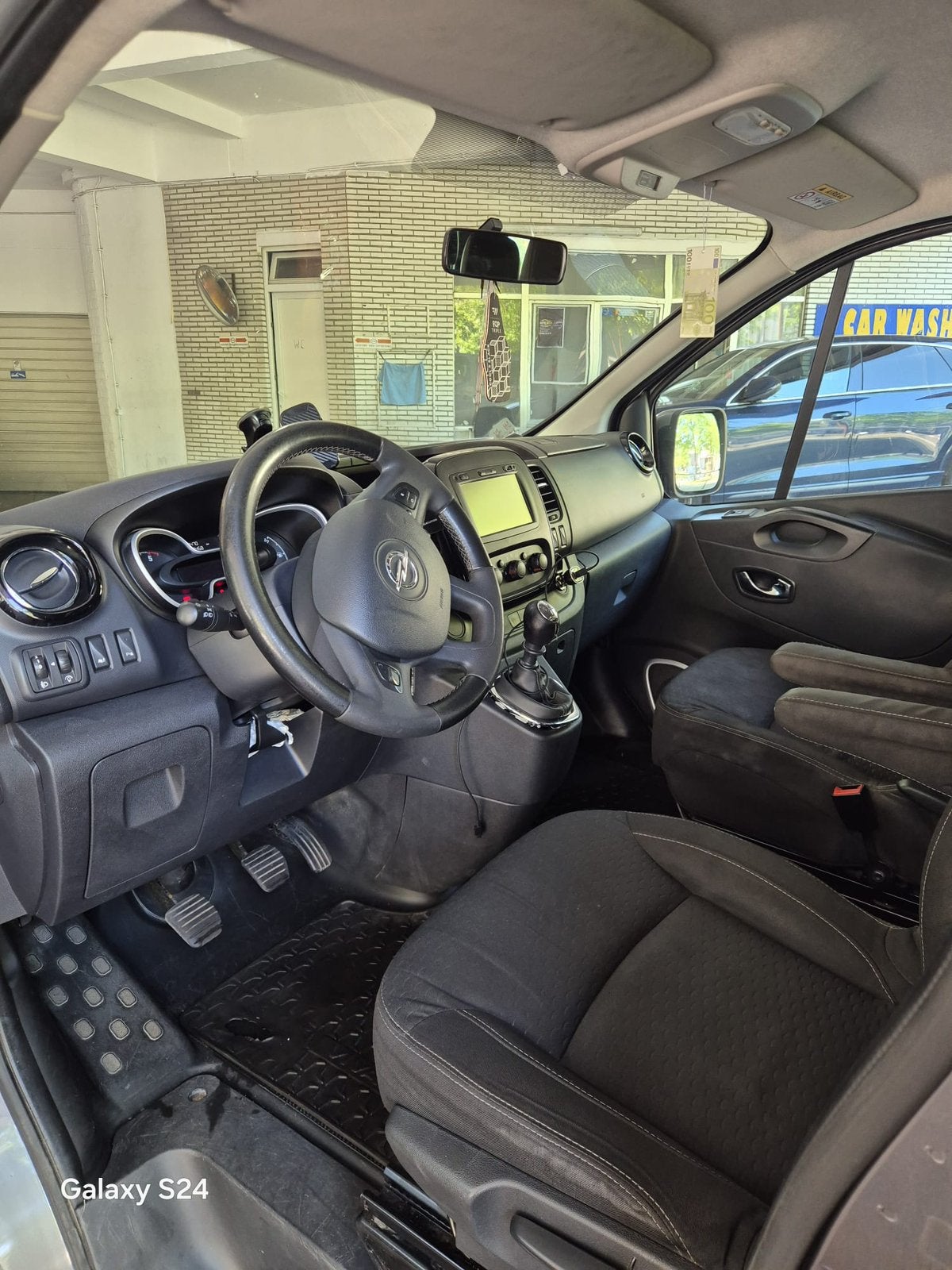 Opel vivaro 8 place, Auto's, Opel, Vivaro, Diesel, Euro 6, 4 deurs, Handgeschakeld, Bruin, Zwart, Ophalen