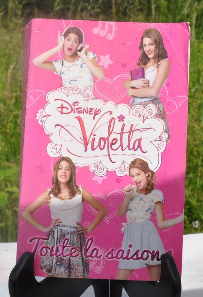 livre disney violette saison 1 (x2341), Enlèvement ou Envoi, Utilisé