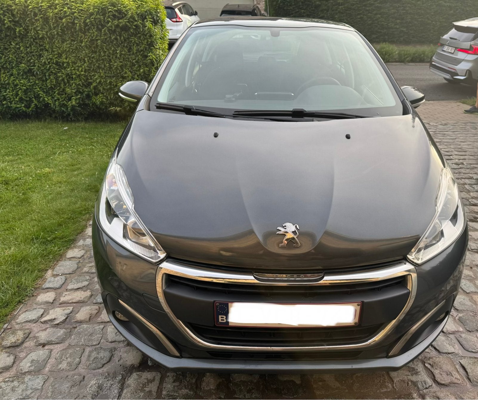 Peugeot 208 benzine te koop bouwjaar 2015, Autos, Peugeot, Argent ou Gris, Achat, Euro 6, Noir