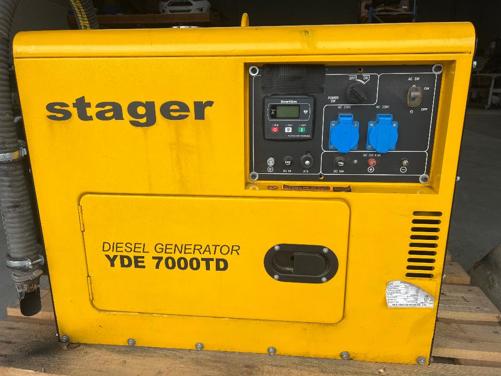 Diesel stroomgroep 5,5kva in nieuwstaat, Bricolage & Construction, Générateurs, 5 à 10 kVA, Démarrage électrique, Comme neuf, Enlèvement