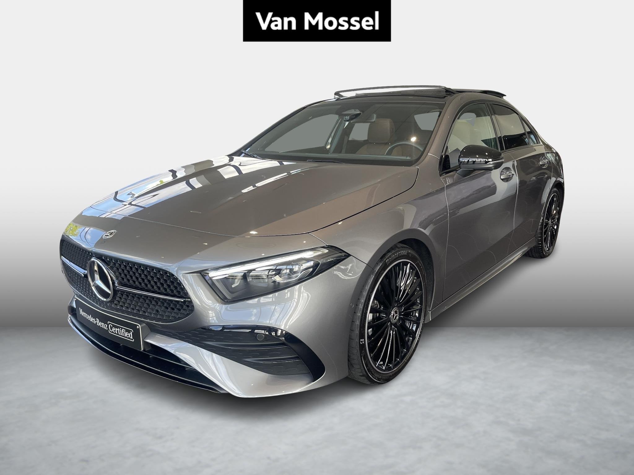 Mercedes-Benz A-Klasse 200 d AMG Line Limousine + PANO DAK +, Autos, Entreprise, https://public.car-pass.be/vhr/47878096-736f-44a8-80ac-bdaa518a7190