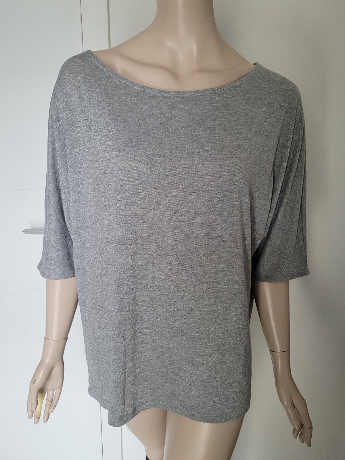 Grijze blouse Capsule Antwerp maat XL, Kleding | Dames, T-shirts, Ophalen of Verzenden, Maat 46/48 (XL) of groter