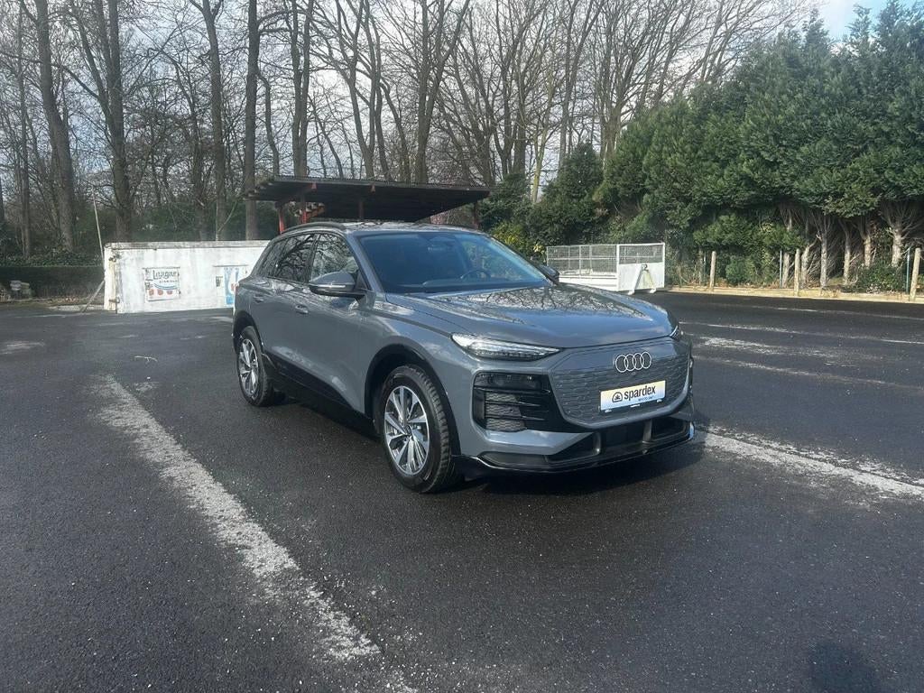 Audi Q6 e-tron Performance | Leasing (automatique), Autos, Audi, Cuir, Argent ou Gris, Achat, Entreprise