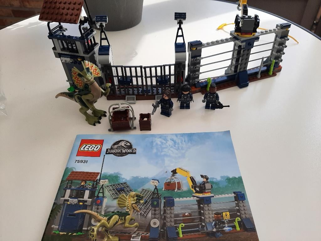 LEGO Jurassic Park set 75931 Dilophosaurus Outpost, Enfants & Bébés, Accessoires inclus, Lego, Ensemble complet, Comme neuf