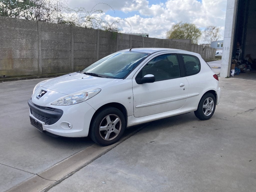 Peugeot 206+ 1.4benzine 2012 met 88000km*airco*EURO 5*LEZ OK, Auto's, Stof, 4 cilinders, Wit, Bedrijf