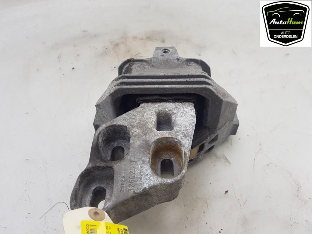 SUPPORT BOITE DE VITESSES ABS CLA (117.3) (|A2462400617|), Utilisé, Mercedes-Benz
