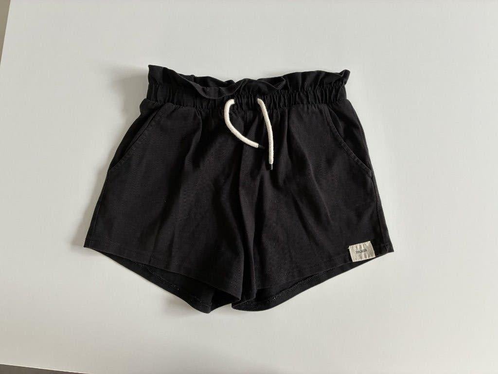 Zwarte short maat 134, in perfecte staat, Kinderen en Baby's, Kinderkleding | Maat 134, Broek, Meisje, Ophalen of Verzenden, Zo goed als nieuw
