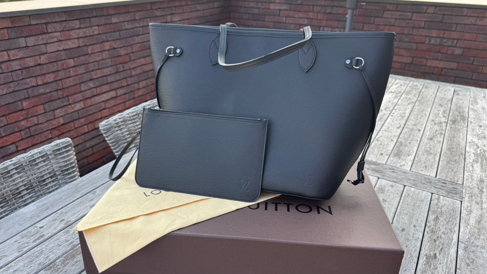Louis Vuitton Neverfull MM, Nieuwstaat!!!, Bijoux, Sacs & Beauté, Enlèvement, Comme neuf, Noir